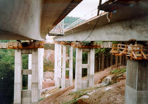 Neubau der Autobahnbrücke Schwarzbachtal: Bautechnische Prüfung