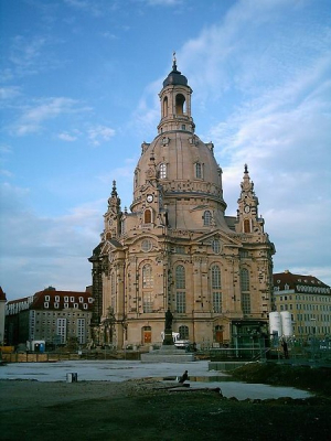 Frauenkirche Dresden: Numerische Untersuchungen des thermischen/hygrischen Verhaltens